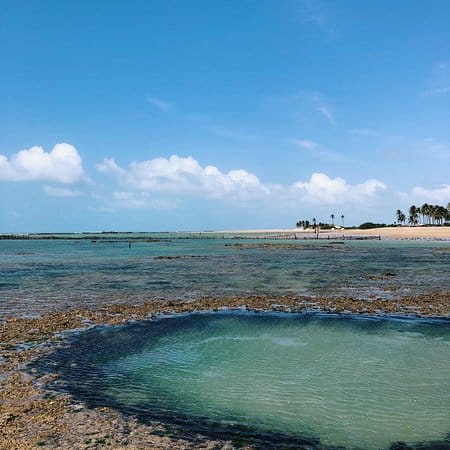 praia-pedra-rachada-paracuru.